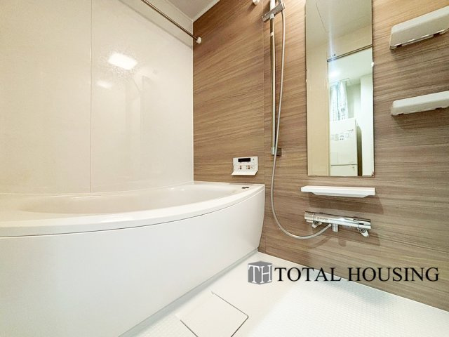 【浴室】 | 琴似4条シティハウスB棟 | ゆったり足の延ばせる浴槽で一日の疲れを癒すバスタイムを実現！冬に嬉しい追い焚き機能付きでいつでも適温のお風呂に入れます♪