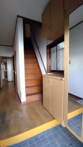 尼崎市大島　中古戸建の玄関