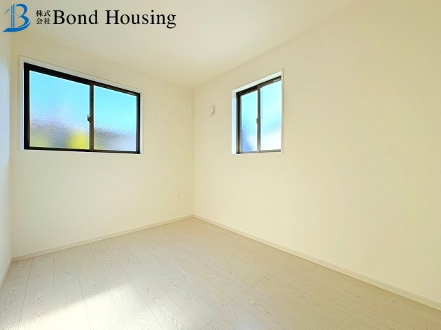 太寺天王町1号棟　全3棟新築戸建　人丸小学校区の洋室