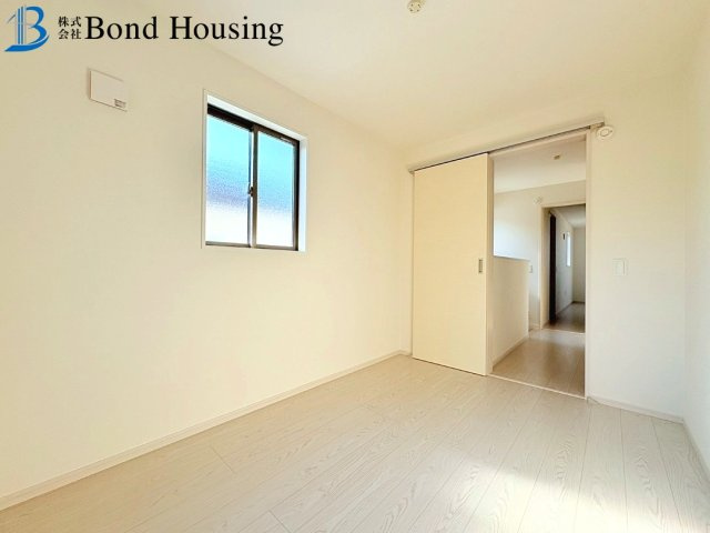 太寺天王町1号棟　全3棟新築戸建　人丸小学校区の洋室