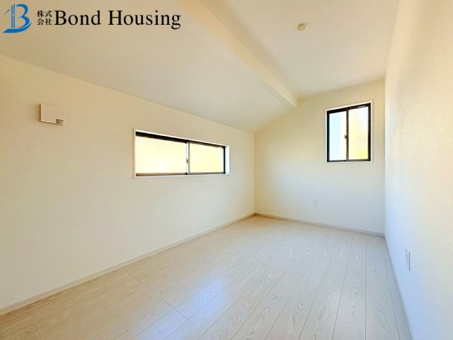 太寺天王町1号棟　全3棟新築戸建　人丸小学校区の洋室