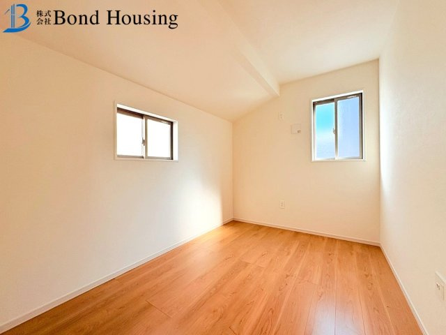 太寺天王町2号棟　全3棟新築戸建　JR明石駅まで徒歩20分の洋室