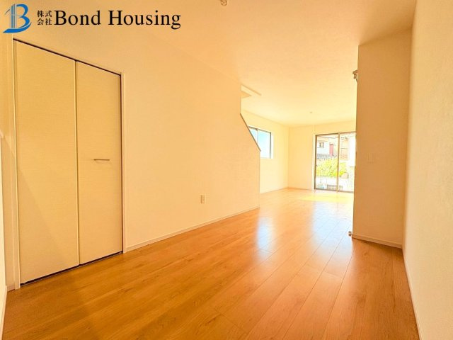 太寺天王町2号棟　全3棟新築戸建　JR明石駅まで徒歩20分の玄関