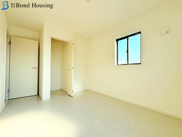 太寺天王町3号棟　全3棟新築戸建　お車２台駐車可の居間・リビング