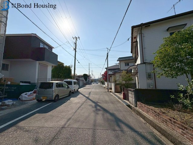 太寺天王町　新築戸建　お車２台駐車可の前面道路含む現地写真