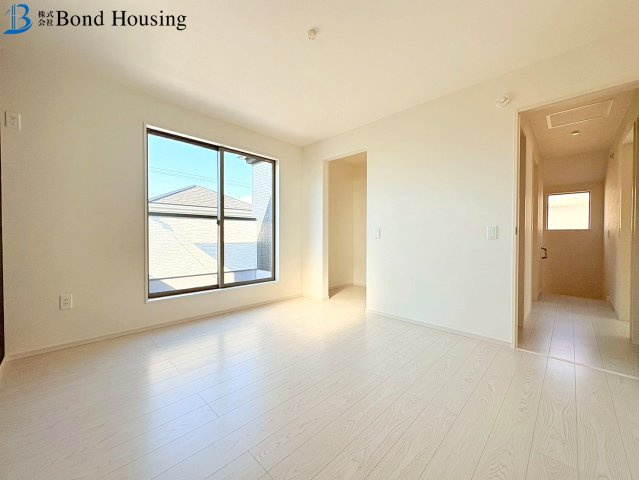 太寺天王町3号棟　全3棟新築戸建　お車２台駐車可の居間・リビング