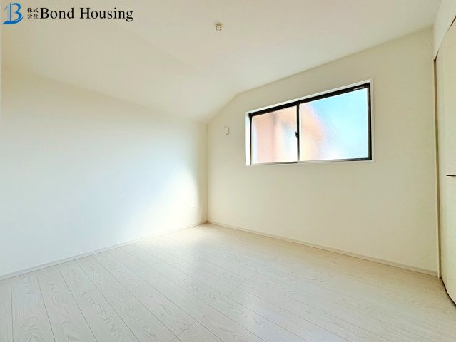 太寺天王町3号棟　全3棟新築戸建　お車２台駐車可の洋室