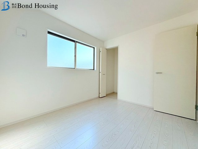 太寺天王町3号棟　全3棟新築戸建　お車２台駐車可の洋室