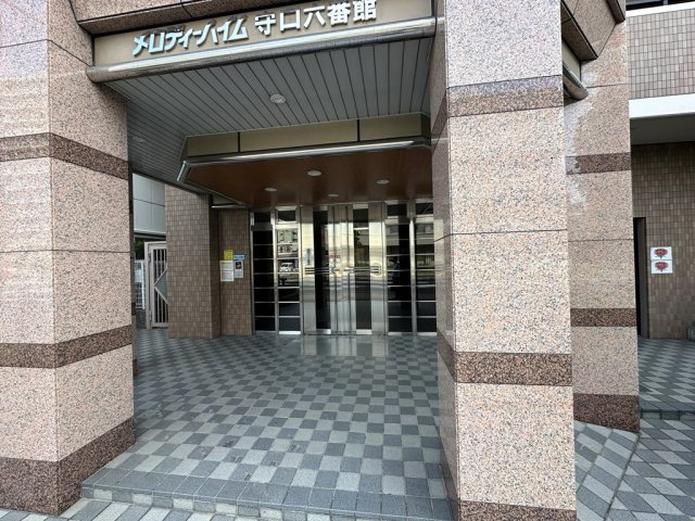 メロディーハイム六番館のエントランス