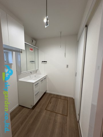 茅ヶ崎市東海岸南4丁目　新築戸建　全2棟2号棟の脱衣所