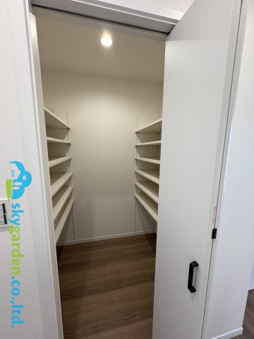 茅ヶ崎市東海岸南4丁目　新築戸建　全2棟2号棟の脱衣所|うれしいホスクリーン付き