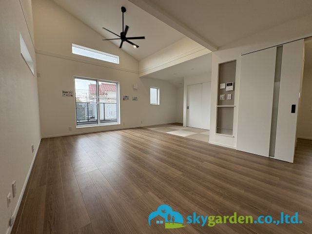 茅ヶ崎市東海岸南4丁目　新築戸建　全2棟2号棟の居間・リビング