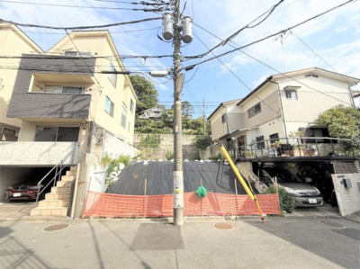 【外観】 | 【仲介手数料４１０万円が無料！！】 ■二子玉川駅７分！ ■少し高台！ ■公道（幅５．０ｍ）面！  | 【仲介手数料４１０万円が無料！！】
■二子玉川駅７分！
■少し高台！
■公道（幅５．０ｍ）面！
■お好きなハウスメーカーで建築可能！
■各ハウスメーカーを少しお安くご紹介可能！
■無料で間取図作成可