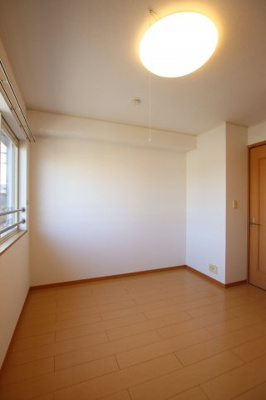 【洋室】 | クリスタルブライト