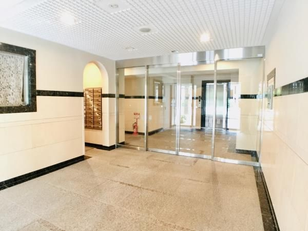 エコロジー白山レジデンスのエントランス