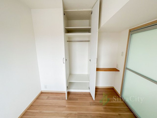 【収納】 | ガクエンヒルズ北千住 | クローゼット　洋室4.7帖