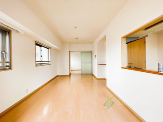 【洋室】 | ガクエンヒルズ北千住 | リビングダイニング