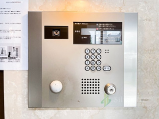 【防犯設備】 | ガクエンヒルズ北千住 | オートロック解除パネル