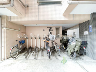 【駐輪場】 | ガクエンヒルズ北千住 | 駐輪場