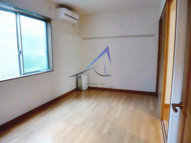 エスペランサ神宮前の居間・リビング|洋室のお部屋です。