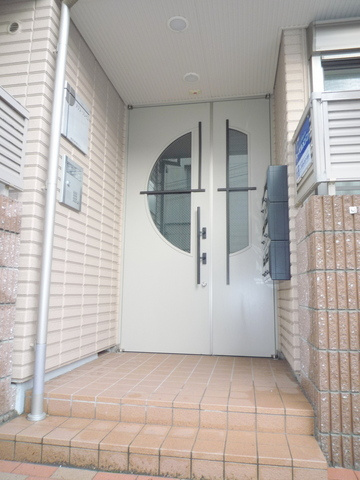 メゾンソレイユのエントランス