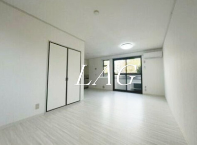 【居間・リビング】 | ソレイユ岩槻 | 洋室のお部屋です。