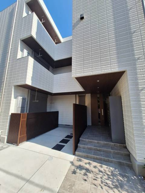 ＣＯＵＲＴ　ＨＩＬＬＳ　ＮＩＳＨＩＯＧＵのエントランス