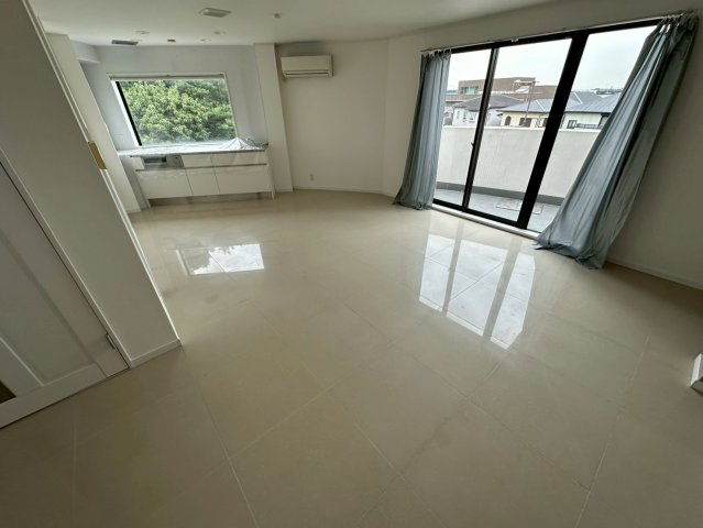 セゾンド芦屋の居間・リビング