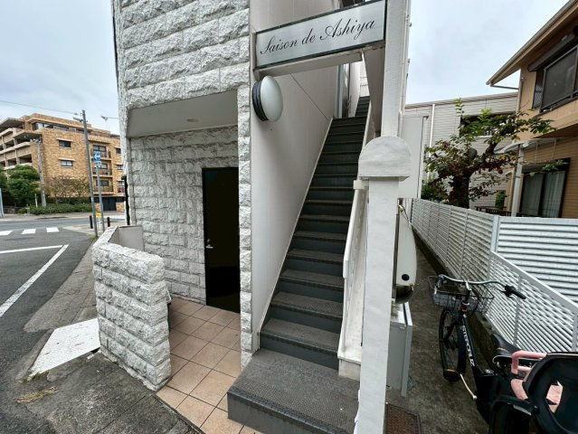 セゾンド芦屋のエントランス