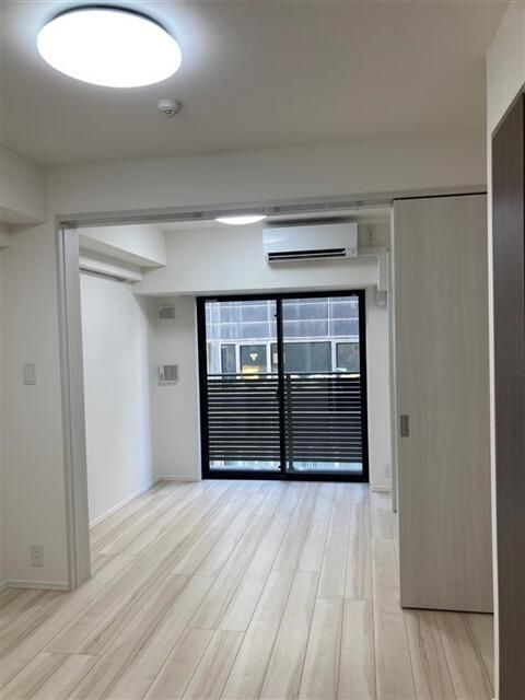 Ｓ－ＲＥＳＩＤＥＮＣＥ新宿御苑の居間・リビング