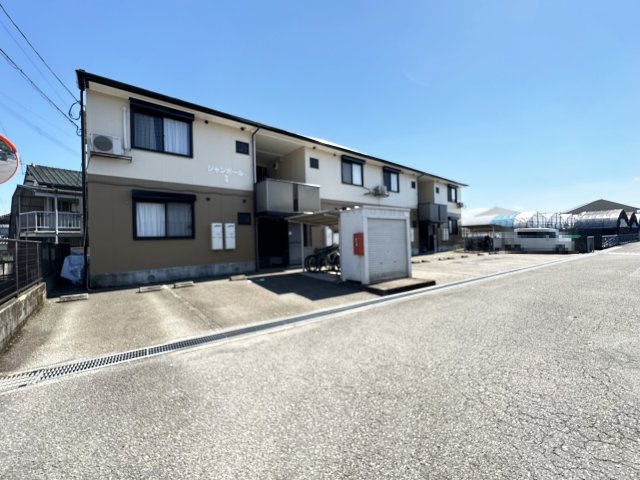 シャンポール Ⅱの駐車場