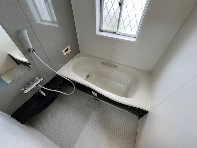 桜ヶ丘町戸建の浴室