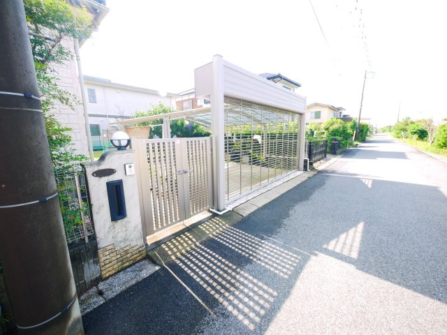 東金市家徳　中古戸建の駐車場|平成19年3月築4SLDK建物約51坪 敷地約101坪角地 お庭でドックランが可能です閑静な分譲地内