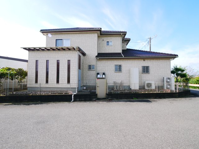 東金市家徳　中古戸建の外観|平成19年3月築4SLDK建物約51坪 敷地約101坪角地 お庭でドックランが可能です閑静な分譲地内