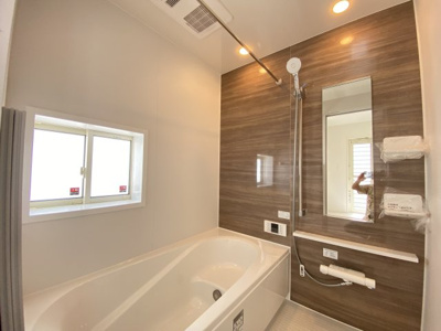 【浴室】 | 読谷村大湾2期（全5棟）新築平屋3号棟 | 3号棟　浴室換気乾燥機付き♪
