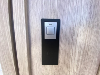 【玄関】 | 読谷村大湾2期（全5棟）新築平屋3号棟 | 3号棟　スマートキー付き♪