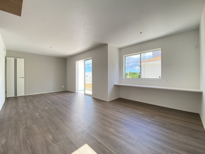 【居間・リビング】 | 読谷村大湾2期（全5棟）新築平屋3号棟 | 3号棟　LDK20.87帖♪カウンター付き♪