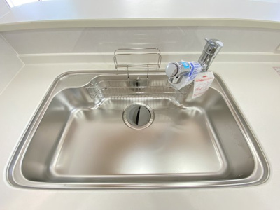 【キッチン】 | 読谷村大湾2期（全5棟）新築平屋3号棟 | 3号棟　浄水器付き♪