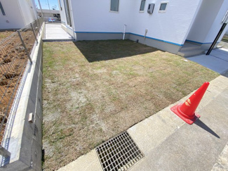 【駐車場】 | 3号棟　並列駐車3台完備♪