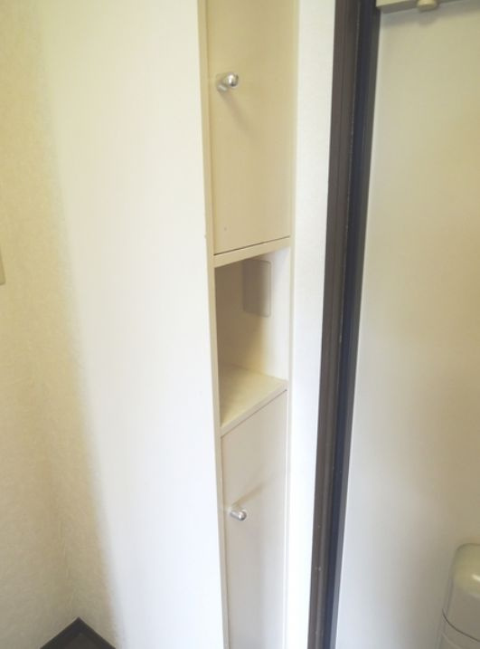 メゾンKTSの玄関