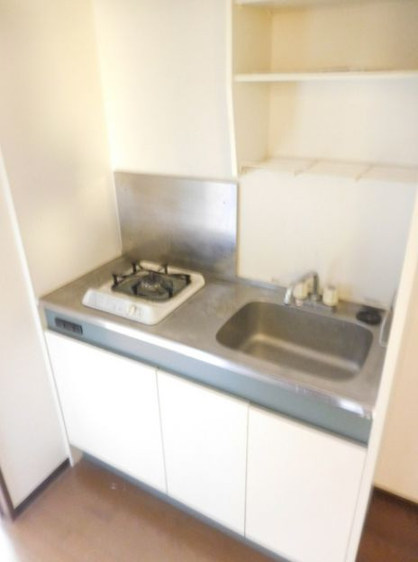 メゾンKTSのキッチン|※別号室の参考写真です。