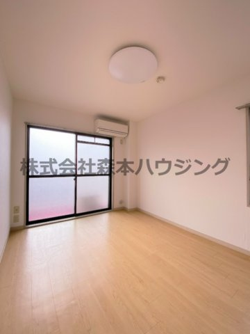 【洋室】 | 　M.エトワール | ゆったりした洋室です