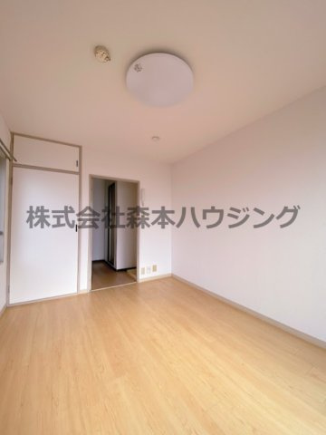 【洋室】 | 　M.エトワール | 広々とした洋室です