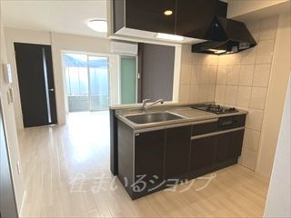 広島市安佐北区可部１丁目のアパートの居間・リビング|エアコン付き