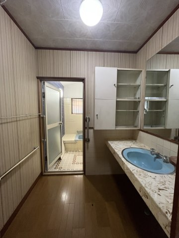 香芝市関谷北6丁目戸建の独立洗面台