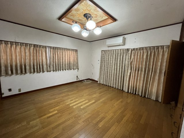 香芝市関谷北6丁目戸建の洋室