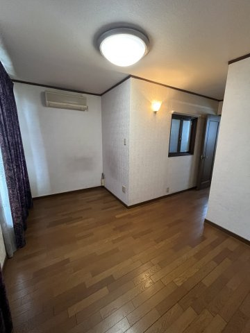 香芝市関谷北6丁目戸建の洋室