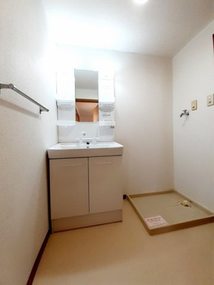 【洗面所】 | コートヤードⅠ | 忙しい朝には欠かせない洗面所です