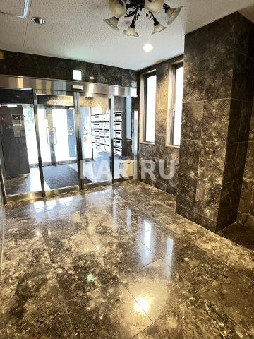 ロイヤルクイーンズパーク関目のロビー