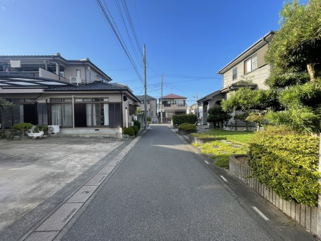 松伏町の省エネエコ住宅│太陽光発電＋大型WIC付住宅の前面道路含む現地写真|前面道路含む現地写真です